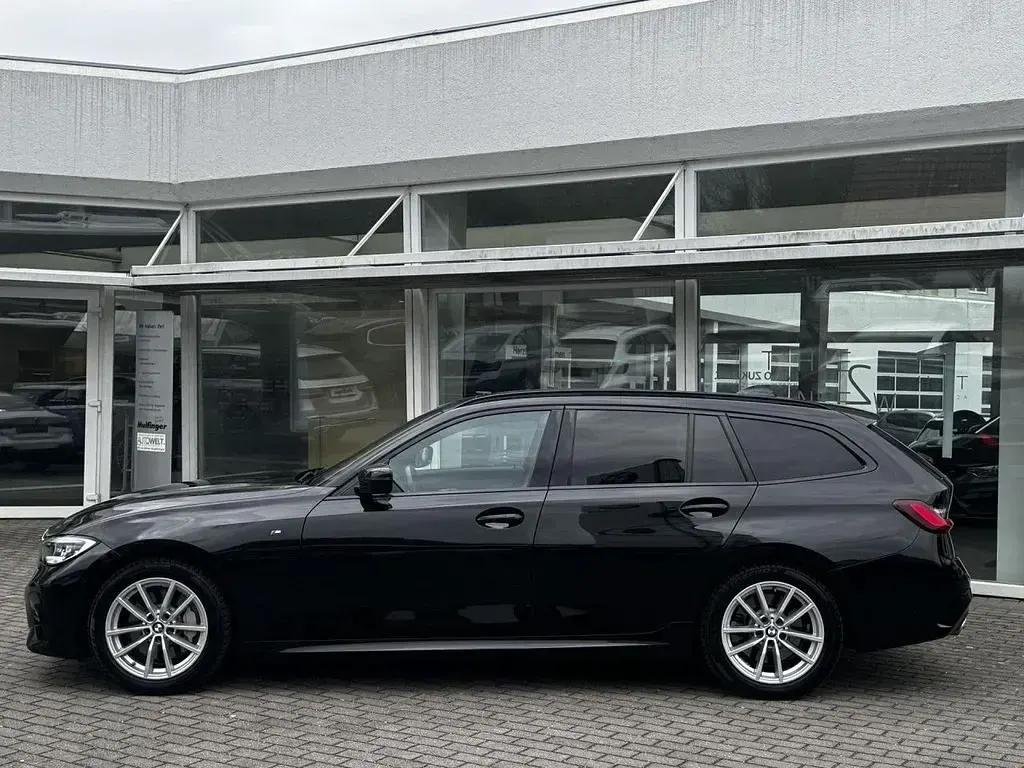 Gebraucht BMW 330 Performance 286 PS (210 kW) 2021 Black sapphire (metallic) Cabrio