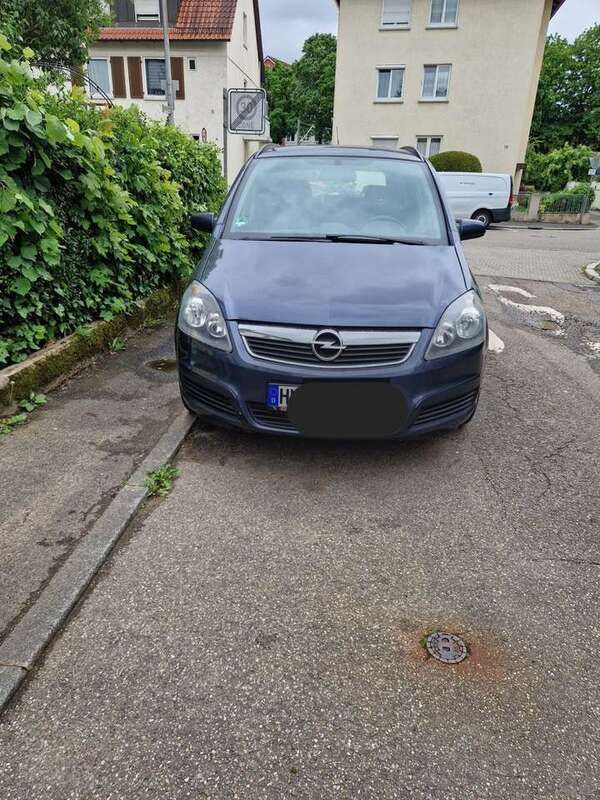 Blau Gebraucht 2006 Opel Zafira Basis Van / Kleinbus | 3.999 € (Teuer) - Bild 1/4