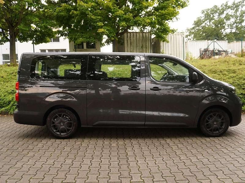 Gebraucht Opel Vivaro 177 PS (130 kW) 2024 Grau Van / Kleinbus