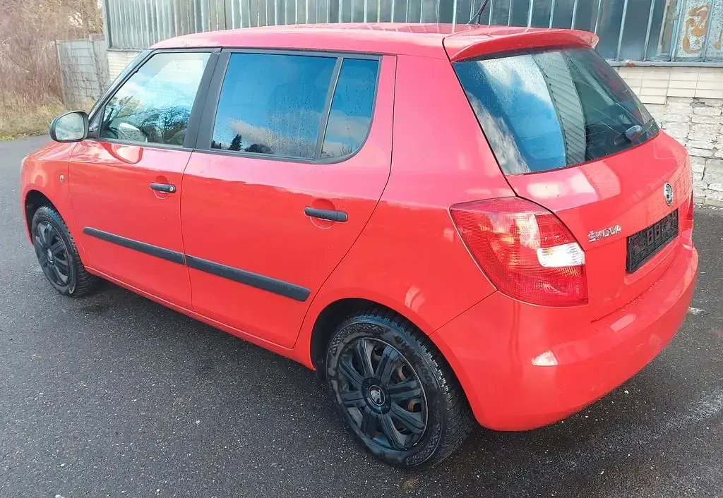 Gebraucht Skoda Fabia Cool Edition 60 PS (44 kW) 2013 Rot Limousine