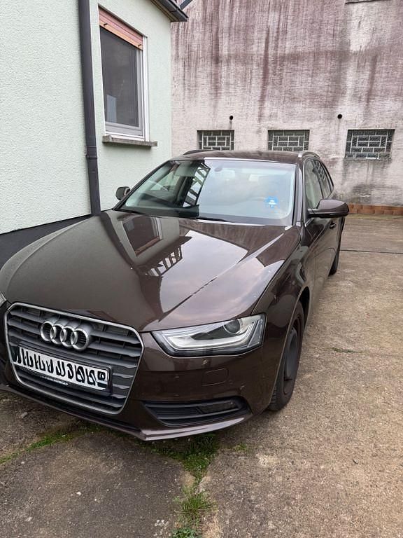 Gebraucht Audi A4 Ambiente 143 PS (105 kW) 2013 Braun Kombi