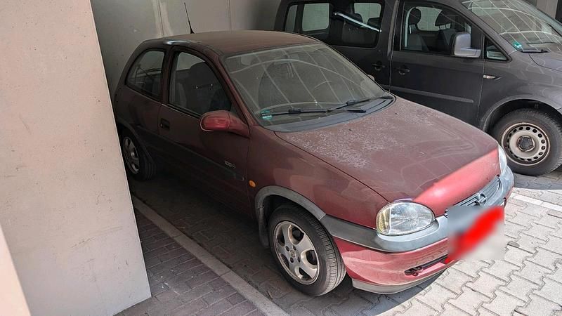 Second-hand Opel Corsa Edition 55 CP (40 kW) 2000 Andere farben Hatchback