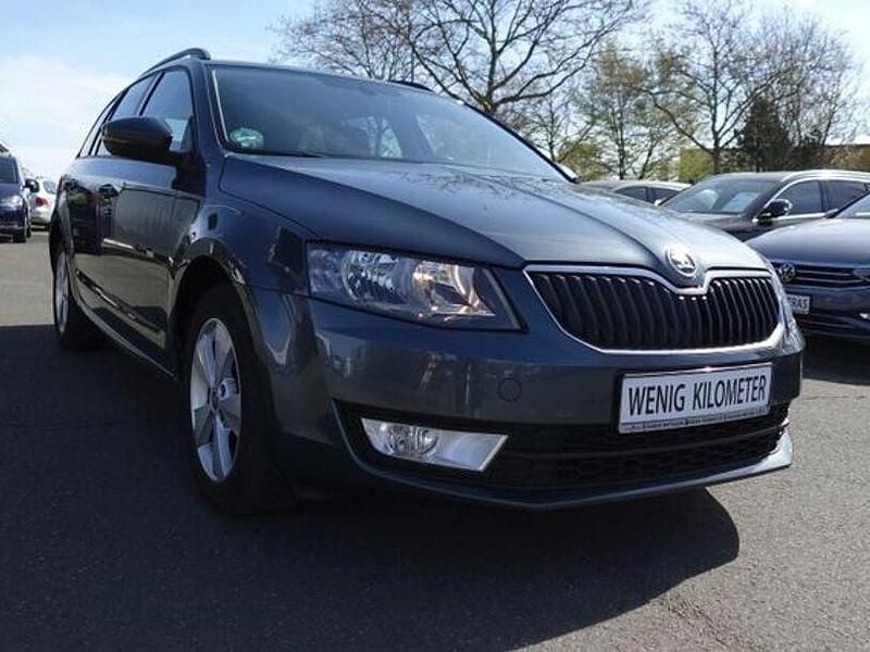 Gebraucht Skoda Octavia Elegance 140 PS (102 kW) 2014 Grau Kleinwagen