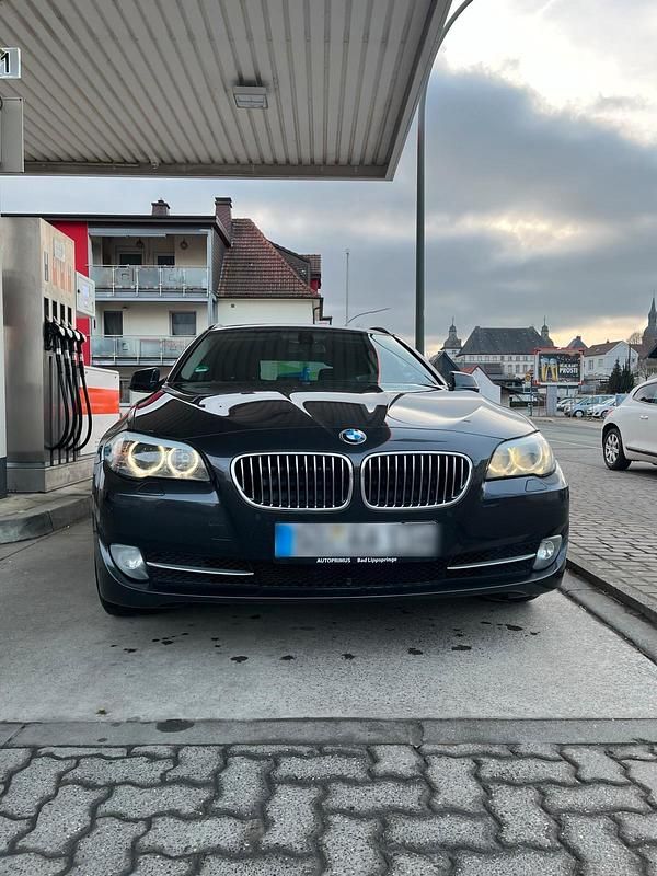 Gebraucht BMW 520 185 PS (136 kW) 2012 Schwarz Kombi