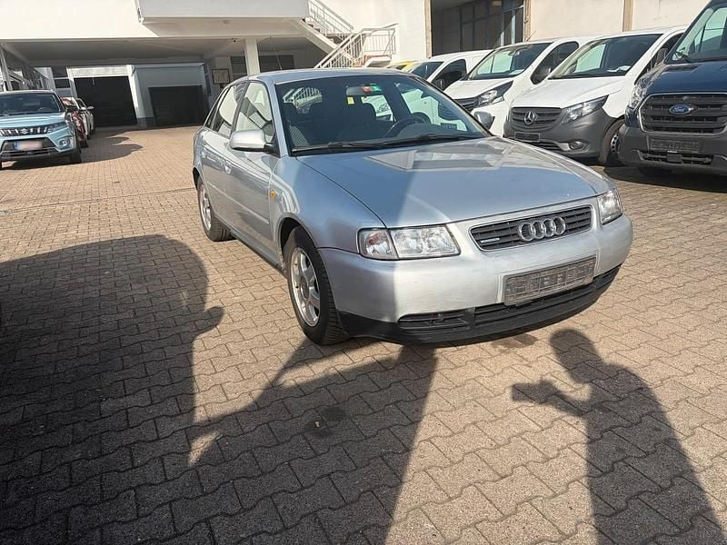 Second-hand Audi A3 147 CP (108 kW) 1999 Gri Hatchback