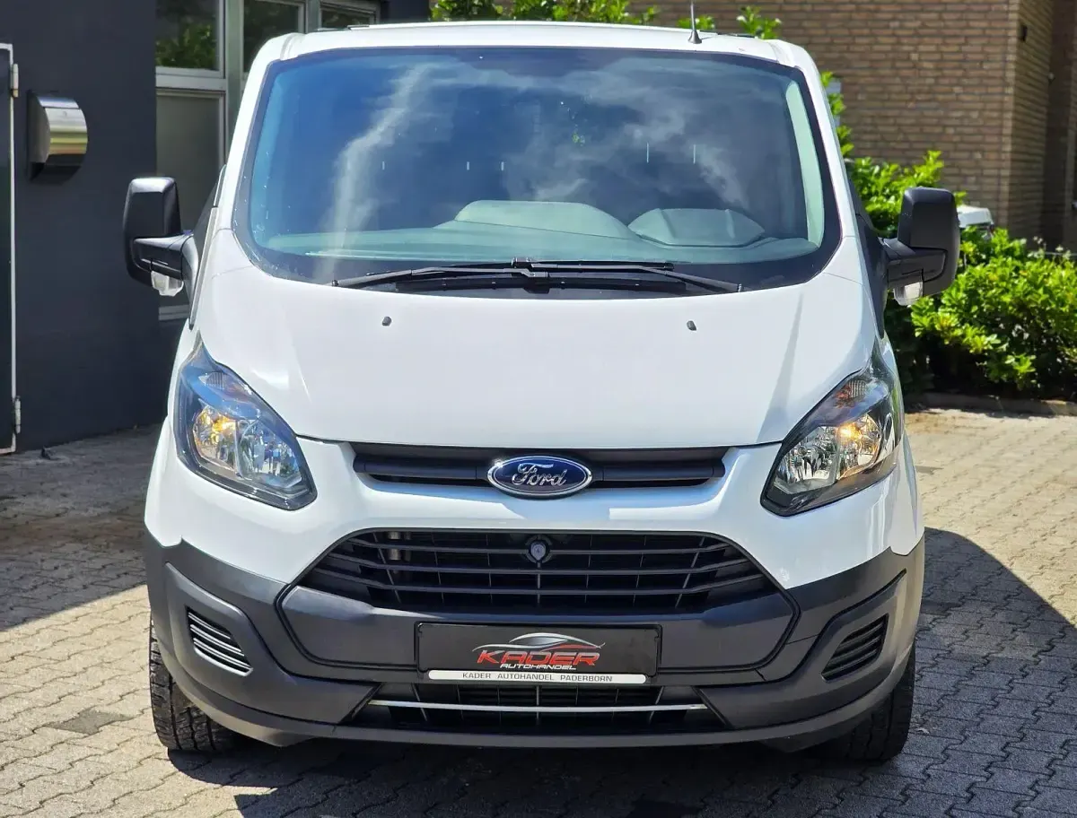 Gebraucht Ford Transit Custom 105 PS (77 kW) 2017 Weiß Van / Kleinbus