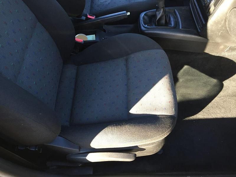 Gebraucht VW Passat Edition 101 PS (74 kW) 2000 Schwarz Kombi