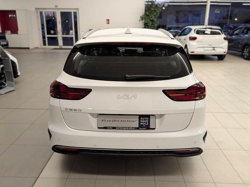 Neu Kia Ceed Sportswagon Vision 140 PS (102 kW) 2025 Weiß Kombi