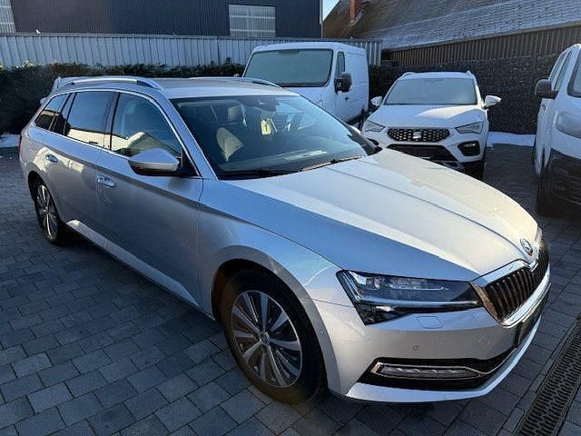 Gebraucht Skoda Superb 150 PS (110 kW) 2023 Silber Limousine