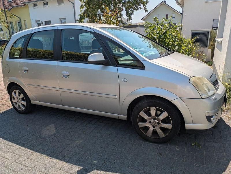 Grau Gebraucht 2006 Opel Meriva Cosmo Van / Kleinbus | 2.400 € (Fairer Preis) - Bild 1/4