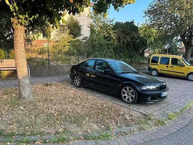 Gebraucht BMW 325 Sport Line 192 PS (141 kW) 2001 Schwarz Limousine