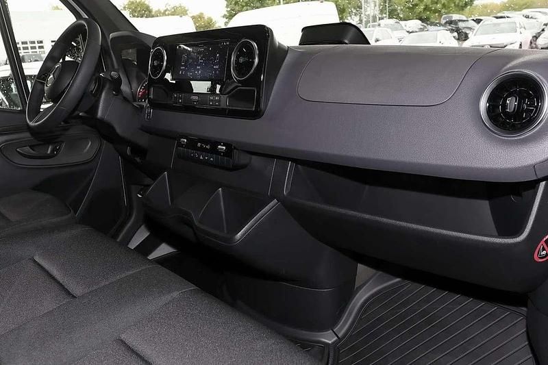 Gebraucht Mercedes Sprinter 150 PS (110 kW) 2025 Arktikweiß Van