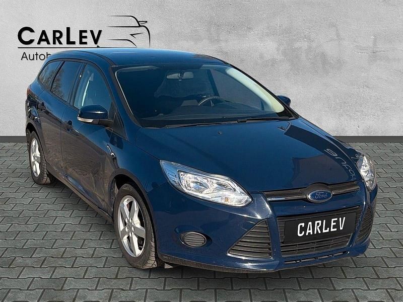 Gebraucht Ford Focus Ambiente 101 PS (74 kW) 2014 Blau Kombi