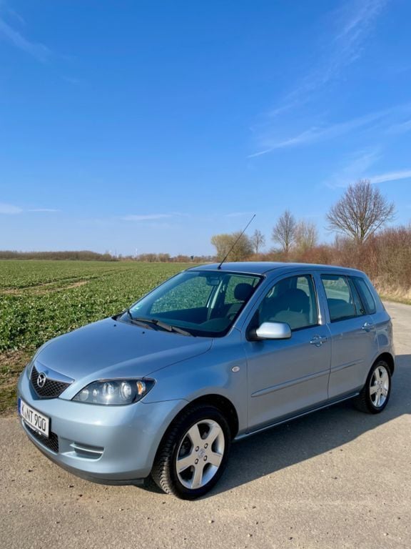 Blau Gebraucht 2005 Mazda 2 Active Limousine | 3.150 € (Etwas zu teuer) - Bild 1/4
