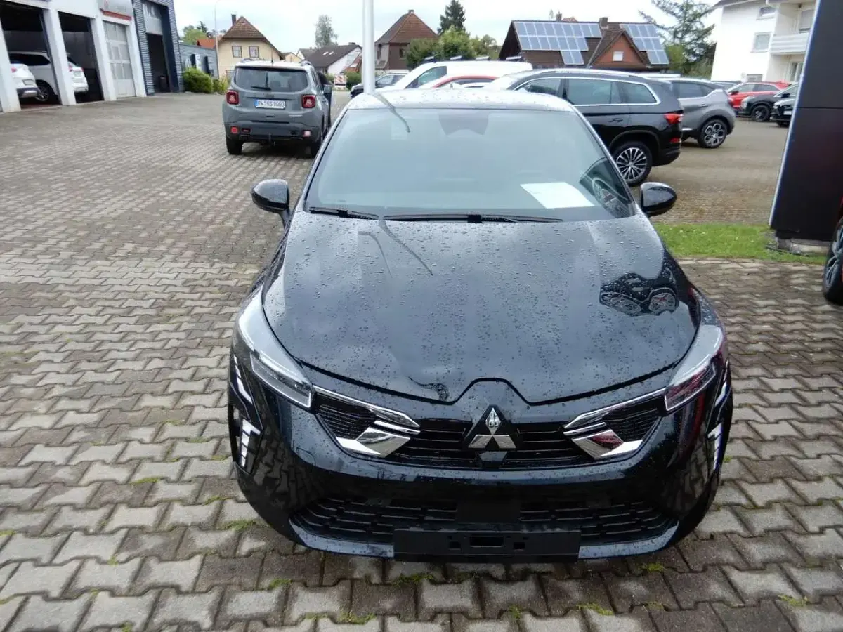 Gebraucht Mitsubishi Colt Select 143 PS (105 kW) 2025 Schwarz Limousine