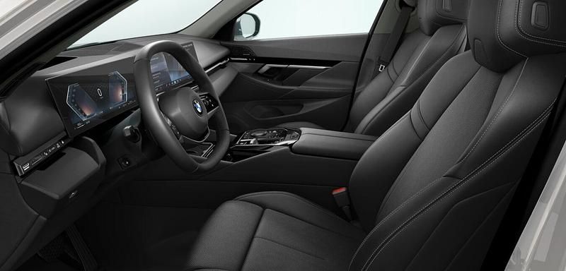 Gebraucht BMW 520 Comfort Edition 197 PS (144 kW) 2025 Grau Kombi