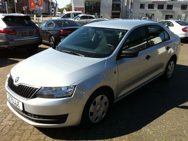Gebraucht Skoda Rapid Active 105 PS (77 kW) 2015 Silber Limousine