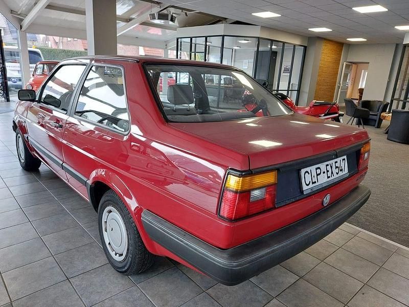 Second-hand VW Jetta 72 CP (52 kW) 1989 Roșu Berlinǎ