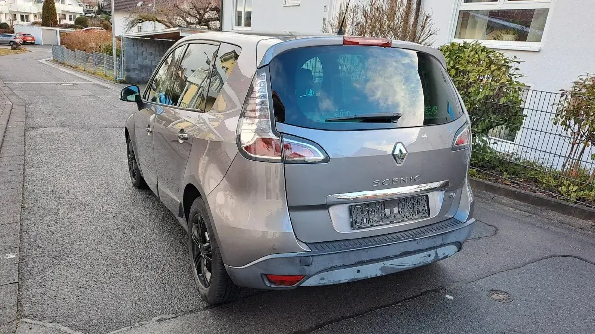 Gebraucht Renault Mégane 131 PS (96 kW) 2012 Grau Limousine