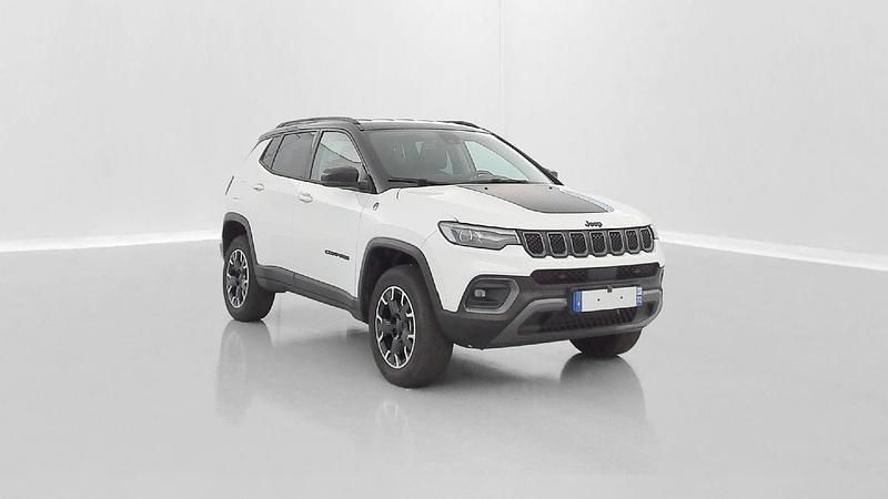 Gebraucht Jeep Compass 179 PS (131 kW) 2024 Alpine white SUV