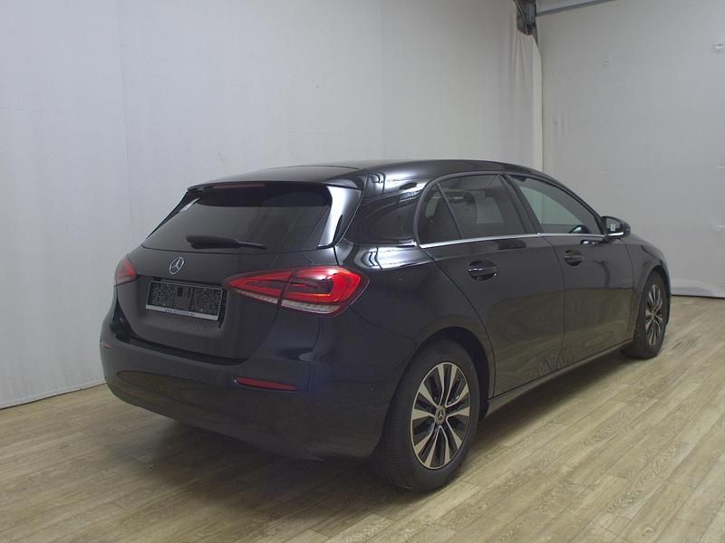 Gebraucht Mercedes A200 150 PS (110 kW) 2023 Schwarz