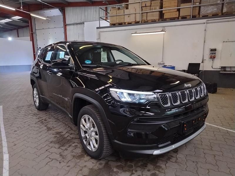 Gebraucht Jeep Compass Altitude 131 PS (96 kW) 2024 Schwarz SUV