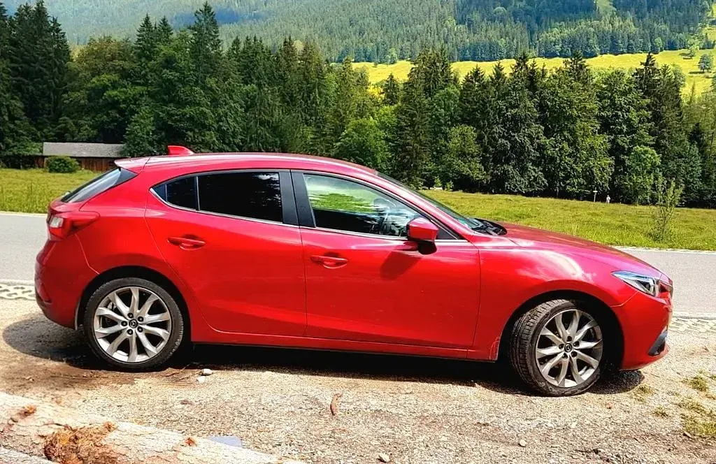 Gebraucht Mazda 3 Sports-Line 150 PS (110 kW) 2014 Rot Limousine