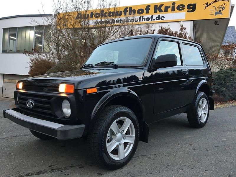 Schwarz Gebraucht 2021 Lada niva SUV | 13.990 € (Fairer Preis) - Bild 1/4