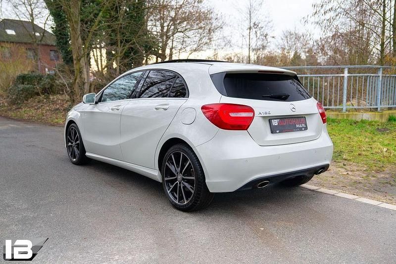 Gebraucht Mercedes A180 122 PS (89 kW) 2015 Weiß Limousine