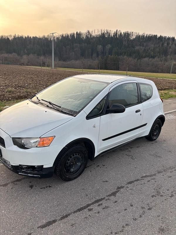 Gebraucht Mitsubishi Colt 95 PS (69 kW) 2012 Weiß Kleinwagen