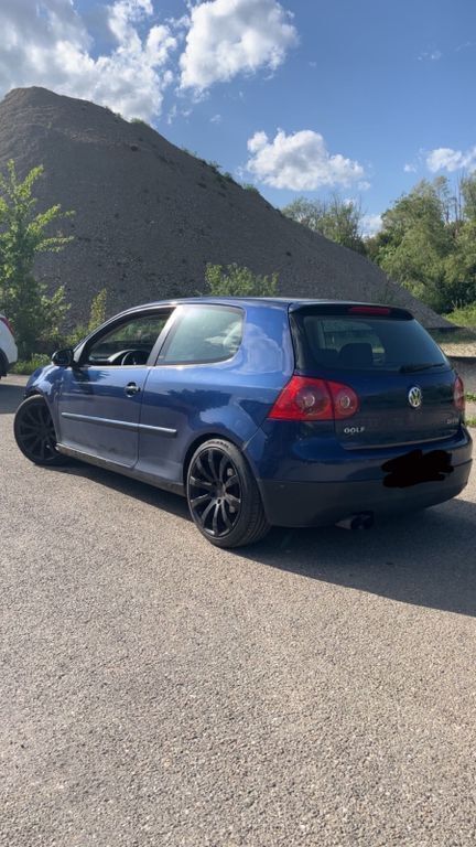 Blau Gebraucht 2005 VW Golf V Sport Limousine | 2.800 € (Fairer Preis) - Bild 1/4