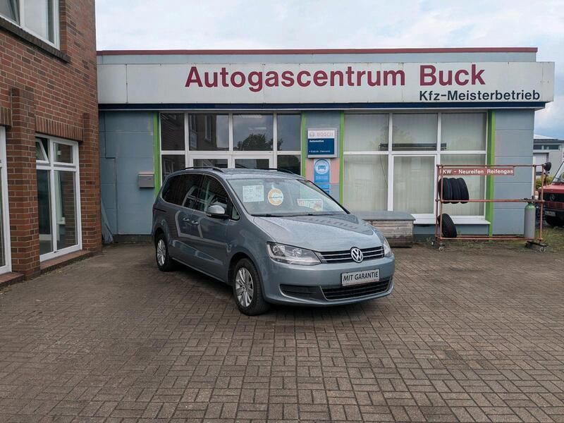 Blau Gebraucht 2010 VW Sharan Van / Kleinbus | 8.950 € (Teuer) - Bild 1/4
