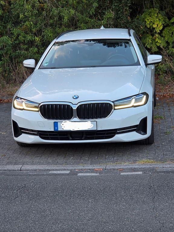 Gebraucht BMW 530 Sport Line 286 PS (210 kW) 2021 Weiß Kombi