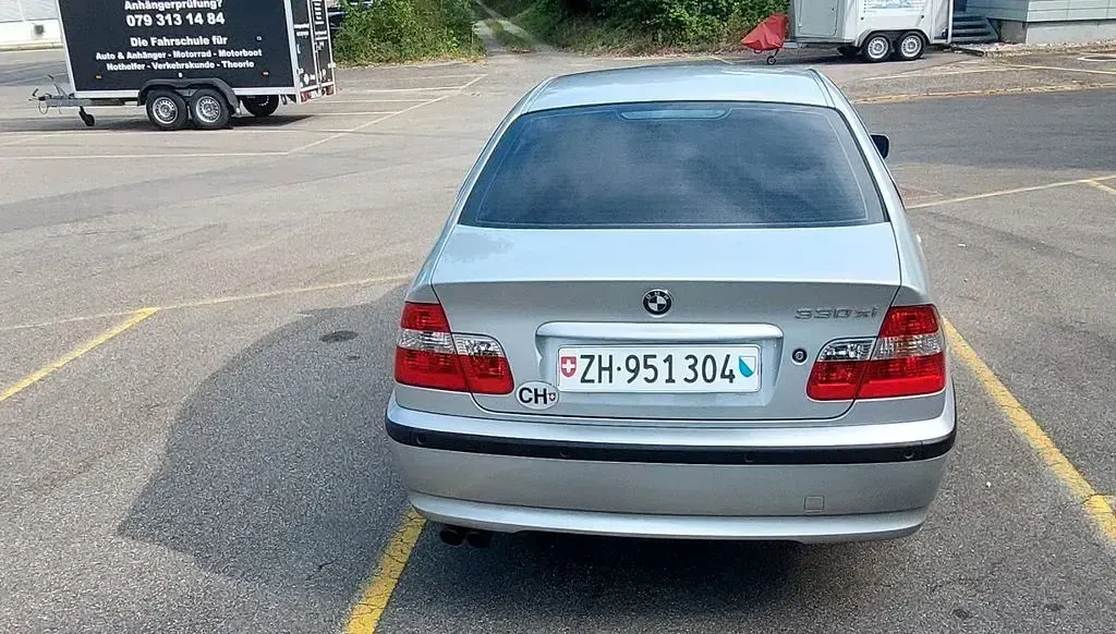 Gebraucht BMW 330 231 PS (169 kW) 2004 Silber Limousine