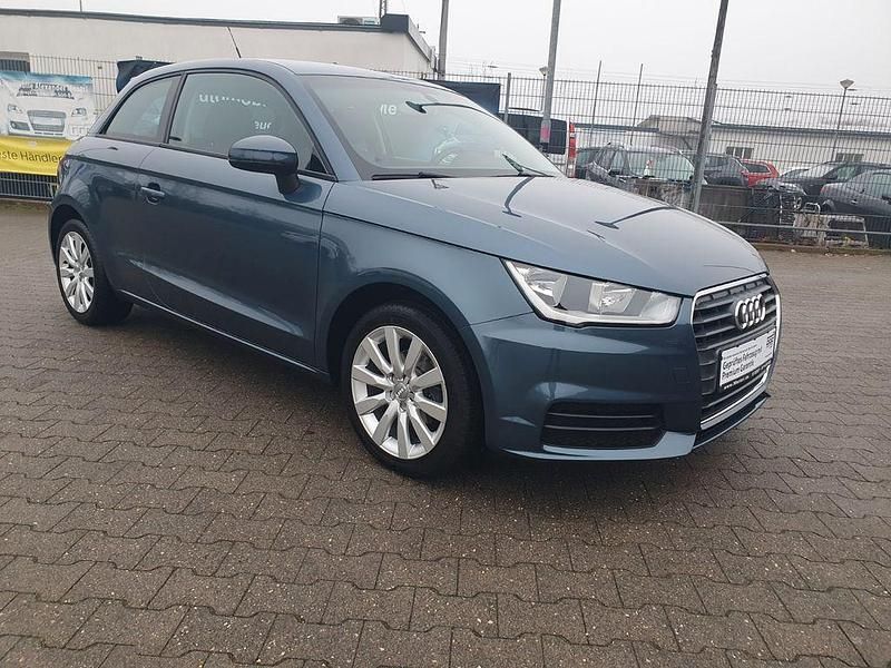 Gebraucht Audi A1 Ambiente 95 PS (69 kW) 2016 Blau Kleinwagen