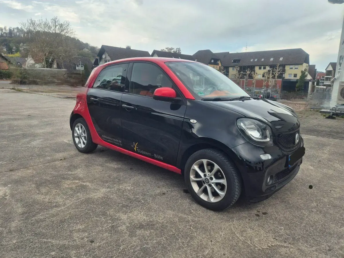 Gebraucht Smart ForFour 90 PS (66 kW) 2019 Schwarz Kleinwagen