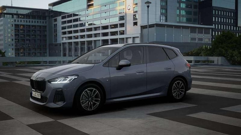 Schwarz Gebraucht 2025 BMW 220 Active Tourer M Sport Van / Kleinbus | 35.970 € (Etwas zu teuer) - Bild 1/3