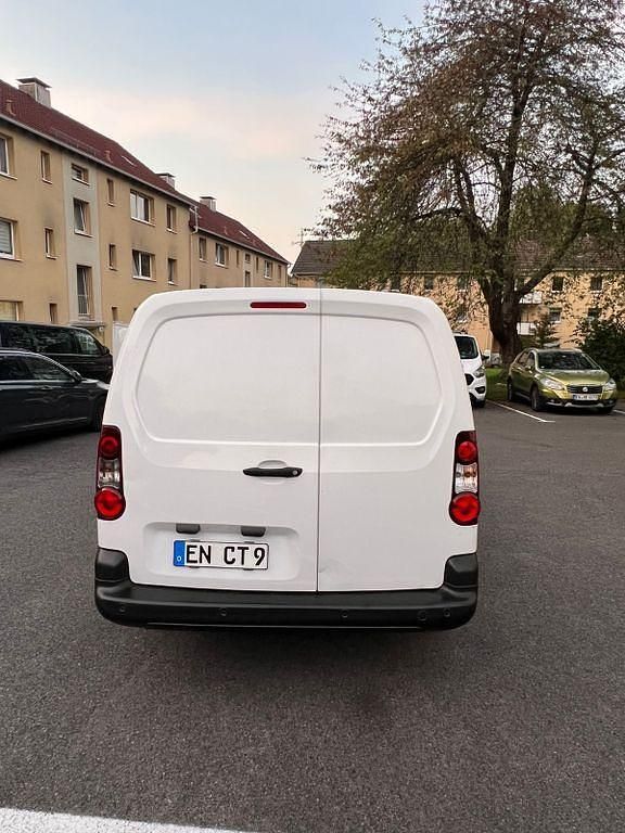 Gebraucht Peugeot Partner 99 PS (72 kW) 2016 Weiß Van / Kleinbus