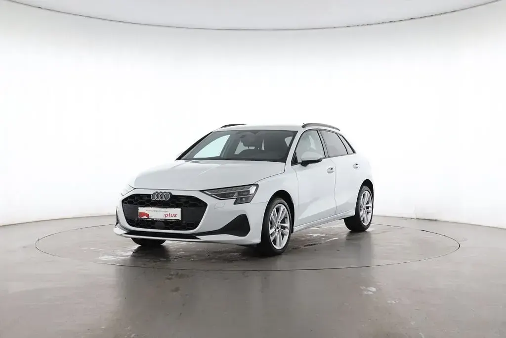 Gebraucht Audi A3 Ambiente 116 PS (85 kW) 2025 Weiß Limousine