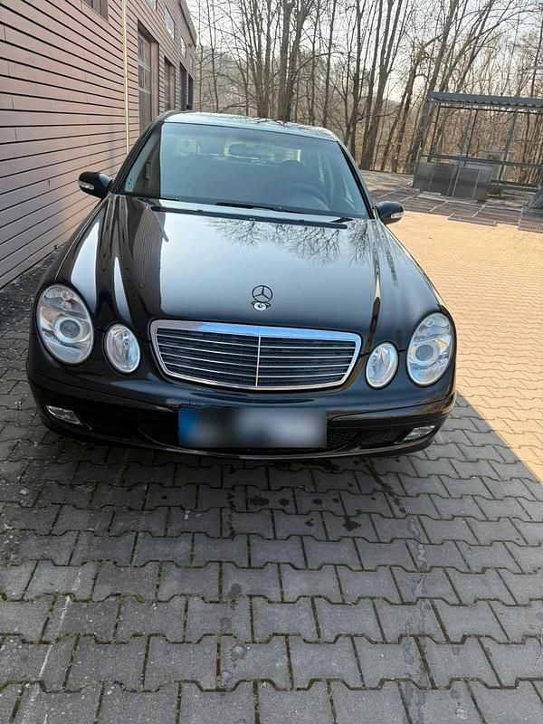 Gebraucht Mercedes E200 122 PS (89 kW) 2003 Schwarz Limousine