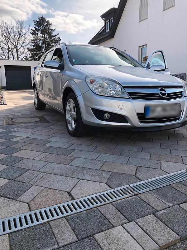 Gebraucht Opel Astra 100 PS (73 kW) 2007 Silber Kombi