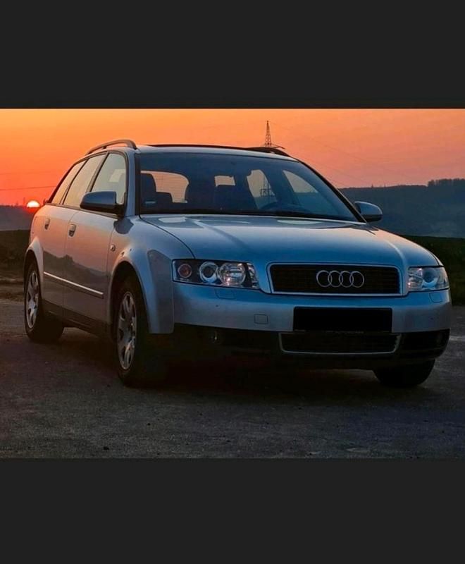 Silber Gebraucht 2002 Audi A4 Kombi | 600 € (Superpreis) - Bild 1/4