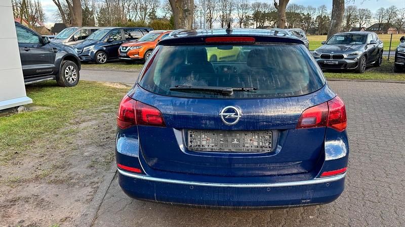Gebraucht Opel Astra 136 PS (100 kW) 2014 Blau Kombi