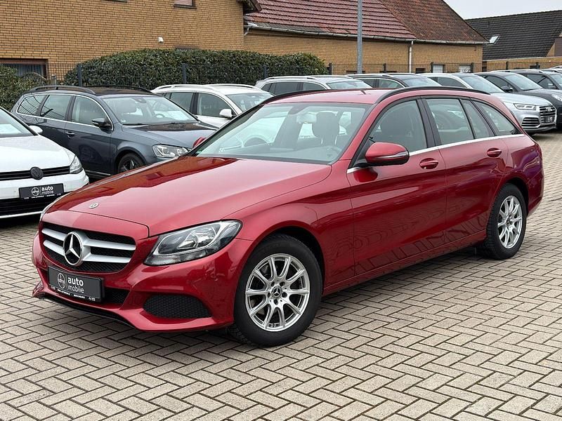 Gebraucht Mercedes C200 136 PS (100 kW) 2018 Rot Kombi
