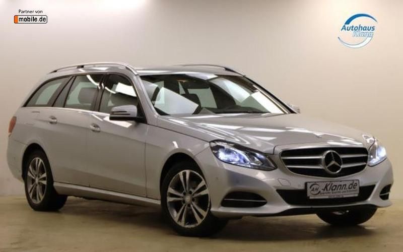 Silber Gebraucht 2013 Mercedes E200 Avantgarde Kombi | 17.499 € (Fairer Preis) - Bild 1/4