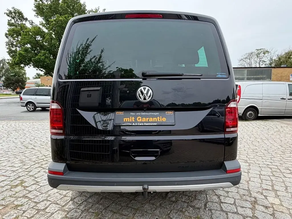 Gebraucht VW Multivan PanAmericana 199 PS (146 kW) 2018 Deep black Van / Kleinbus