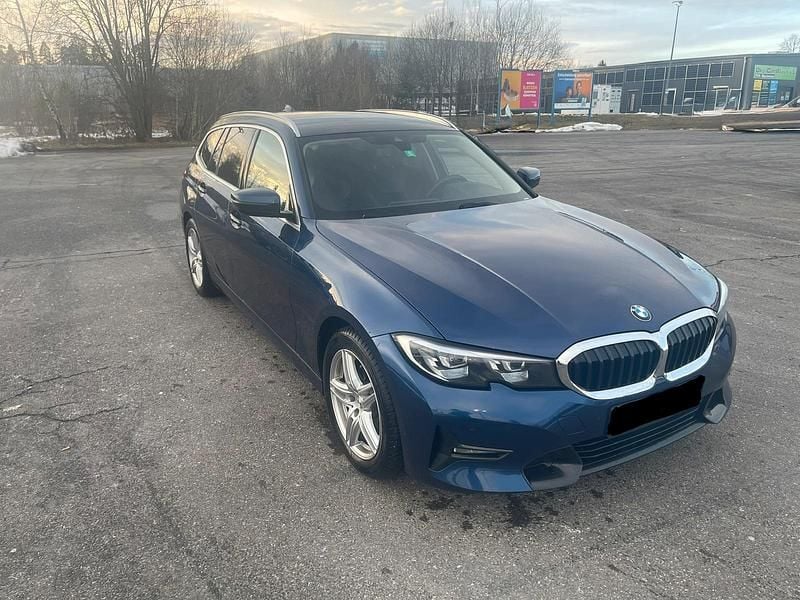 Gebraucht BMW 320 Sport Line 190 PS (139 kW) 2019 Blau Kombi