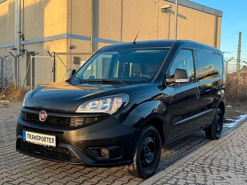 Gebraucht Fiat Doblò Basis 95 PS (69 kW) 2019 Schwarz Van / Kleinbus