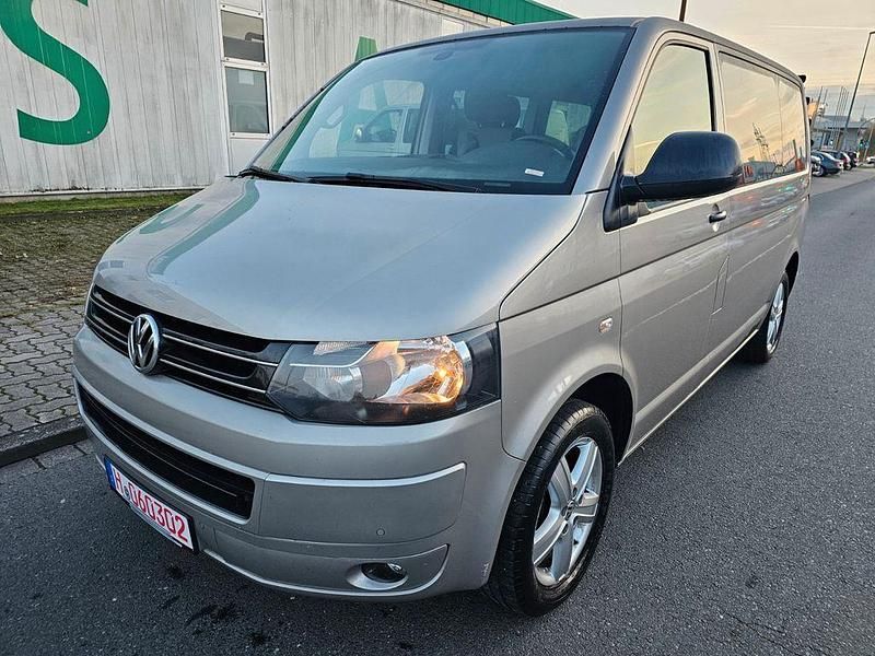 Gebraucht VW Multivan 140 PS (102 kW) 2015 Beige Van