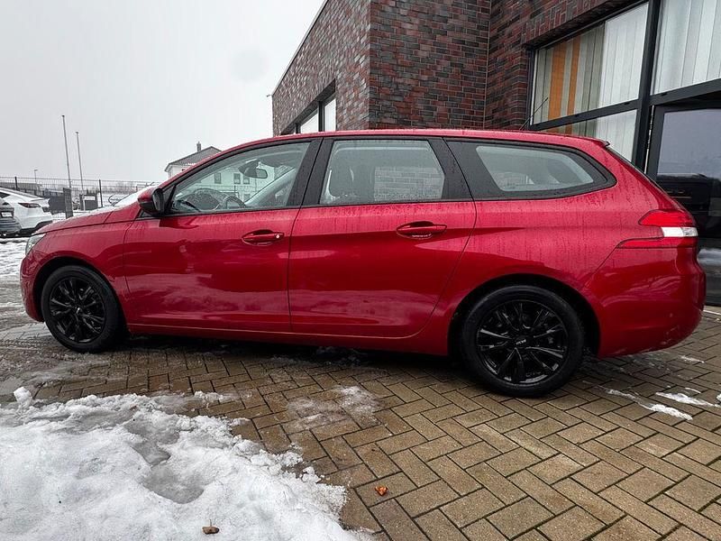 Gebraucht Peugeot 308 SW Active 110 PS (80 kW) 2017 Rot Kombi